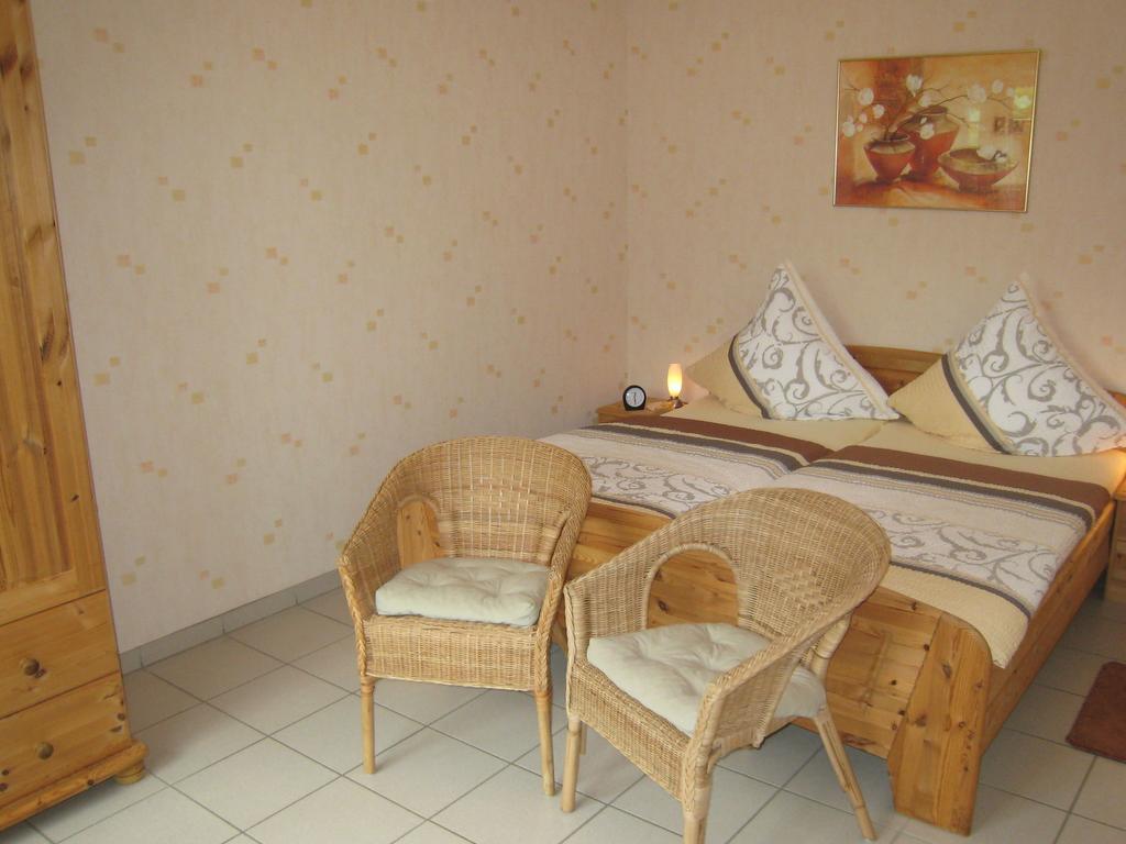 Sch Ne Wohnung In Der Moselregion Kinheim Exterior photo